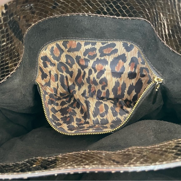 DOLCE & GABBANA large shoulder bag/tote. Snakeskin trim and gold hardware. - Picture 12 of 17